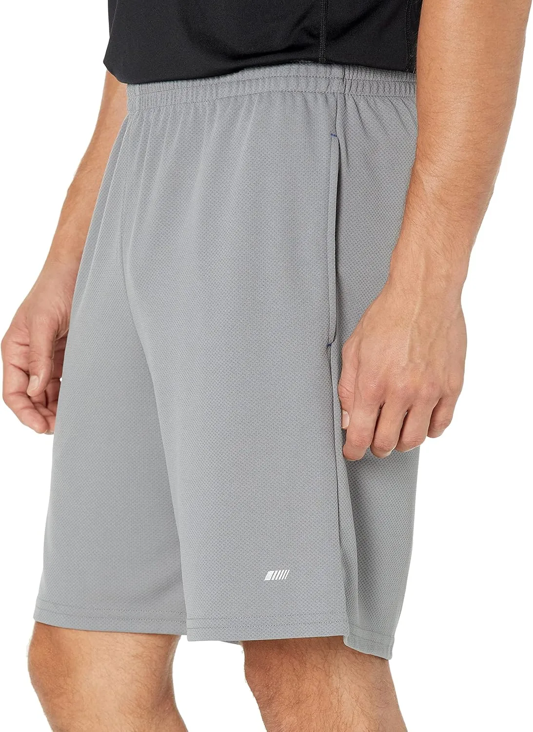 Amazon Essentials Men's Performance Tech Loose-Fit Shorts (Available in Big & Tall), Pack of 2