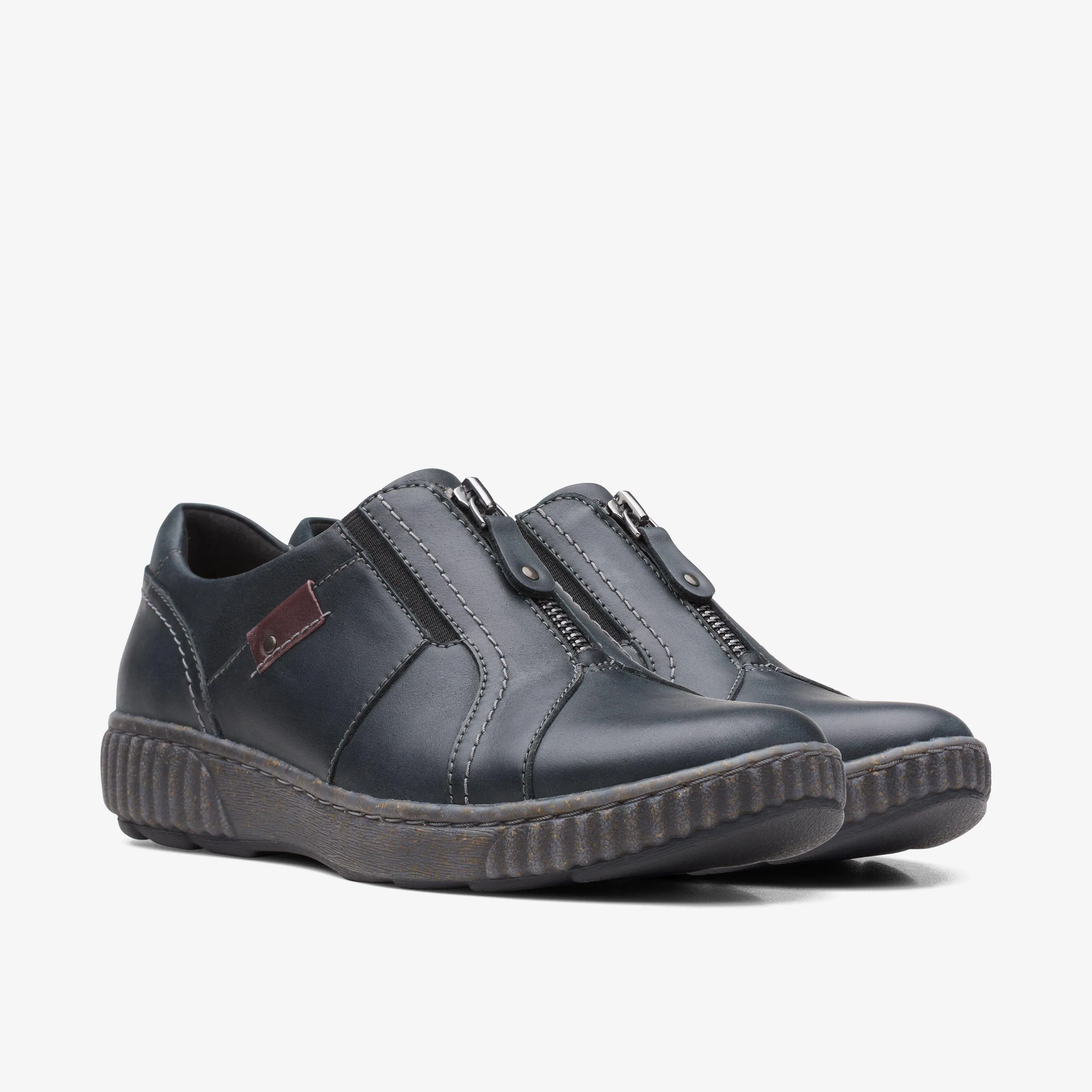 Clarks Women's Magnolia Zip Black 26167485