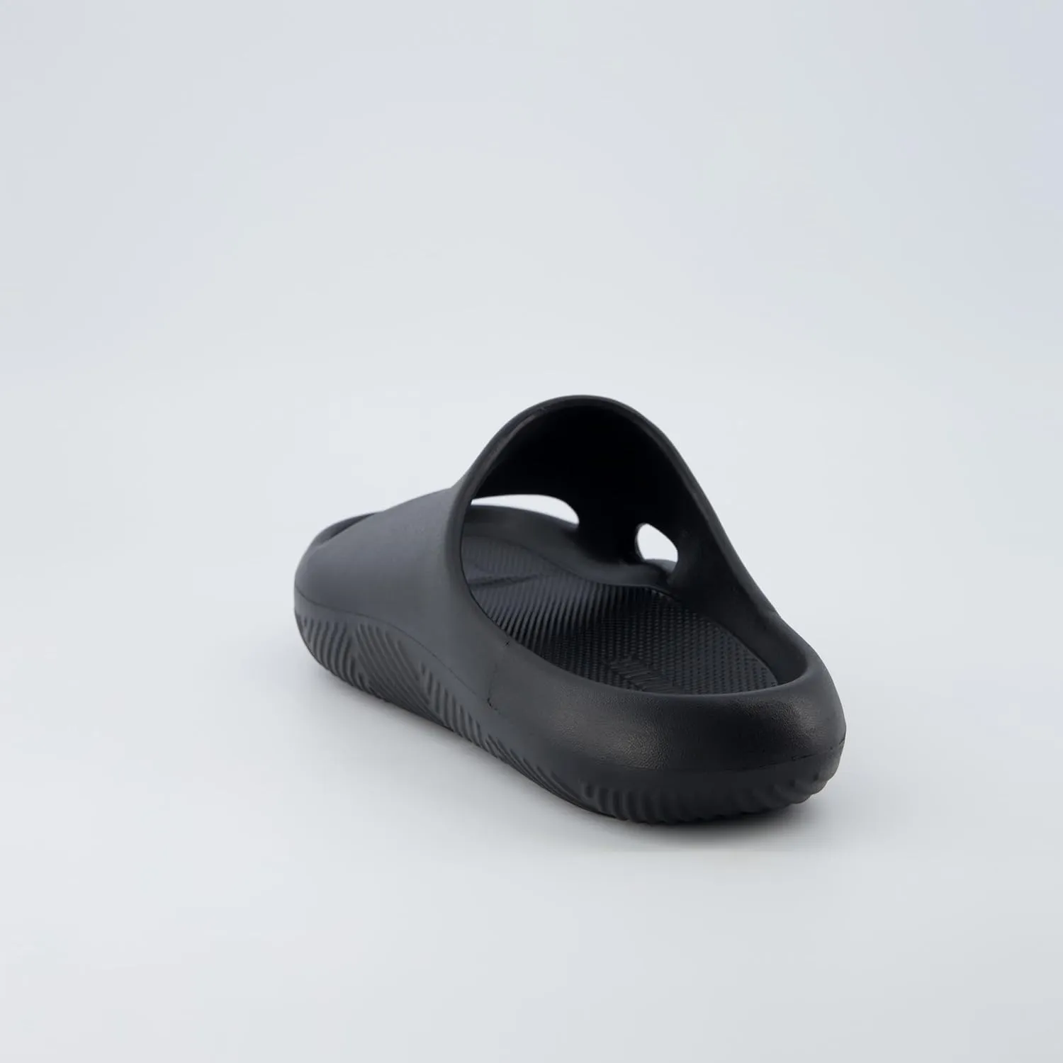 CUSHIONAIRE Men's Galaxy pool slides with  Comfort