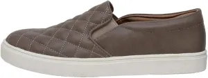 CUSHIONAIRE Women's Reena Comfort Quilted Sneaker