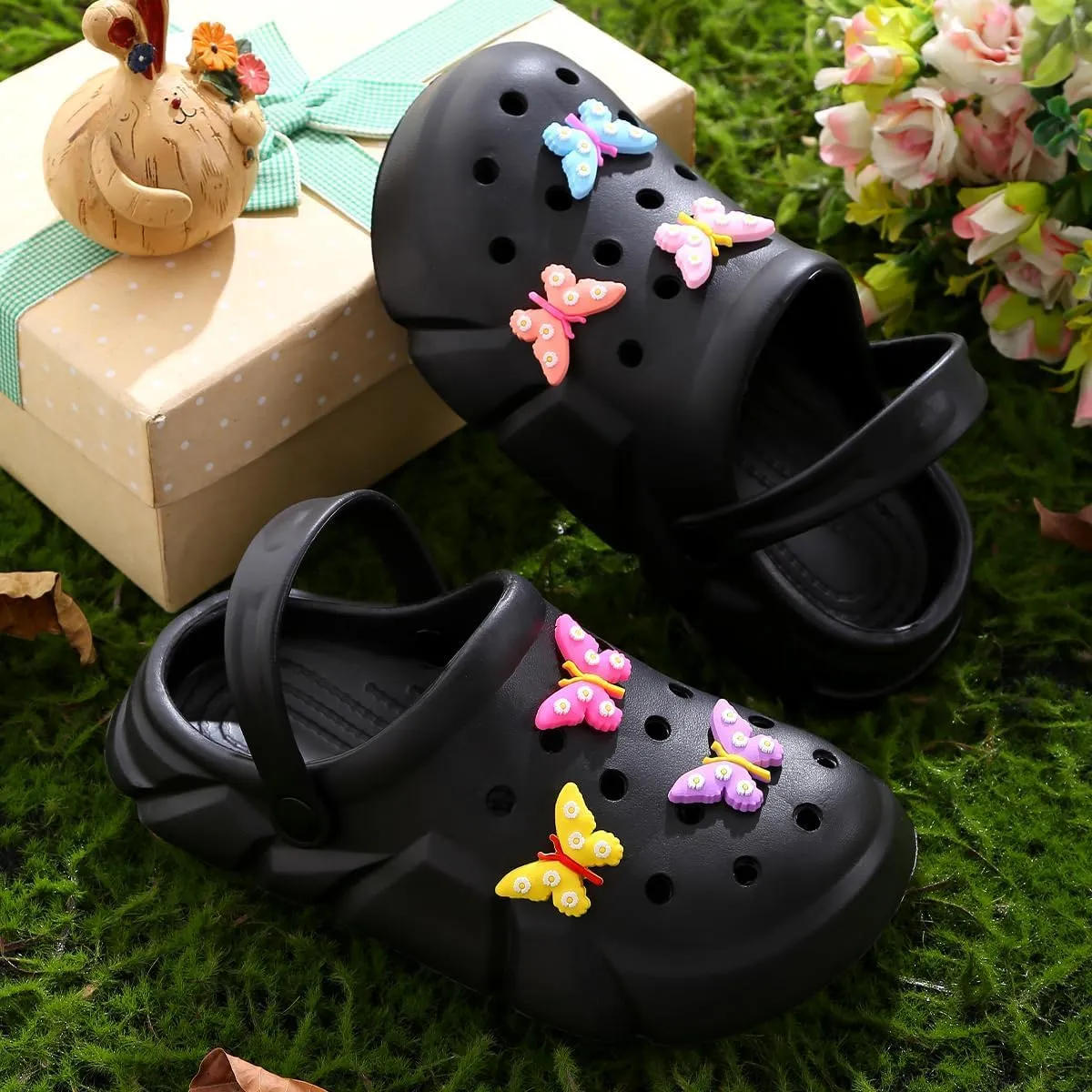 Cute Butterfly-Themed Lightweight Girls' Clogs, Platform Soft Sole Closed Toe EVA Home Garden Clog Shoes, Two-Way Wear Breathable Beach Clogs, Trendy Non-Slip Slip-On Sandals