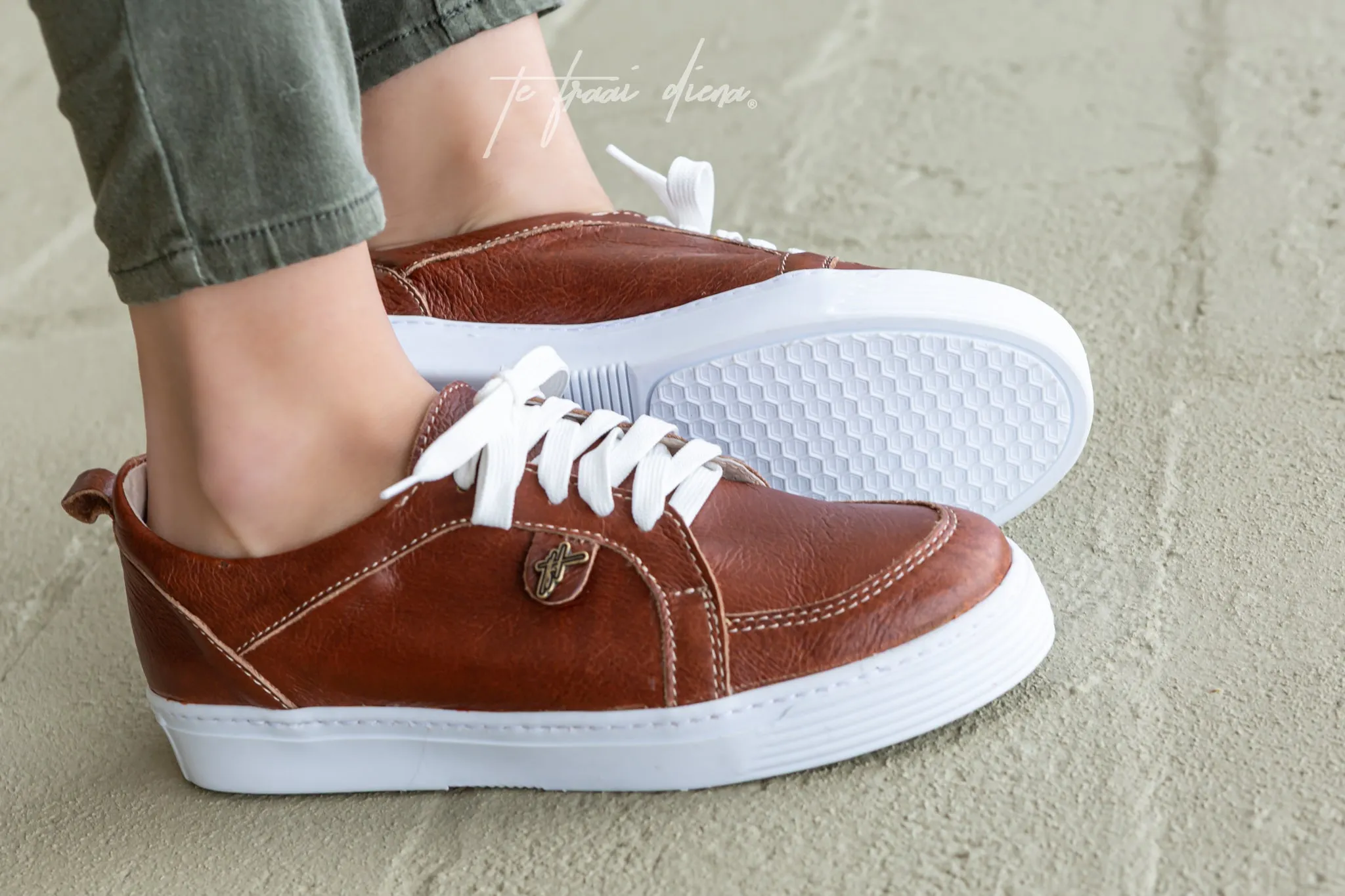 Fleur Sneaker - Tan