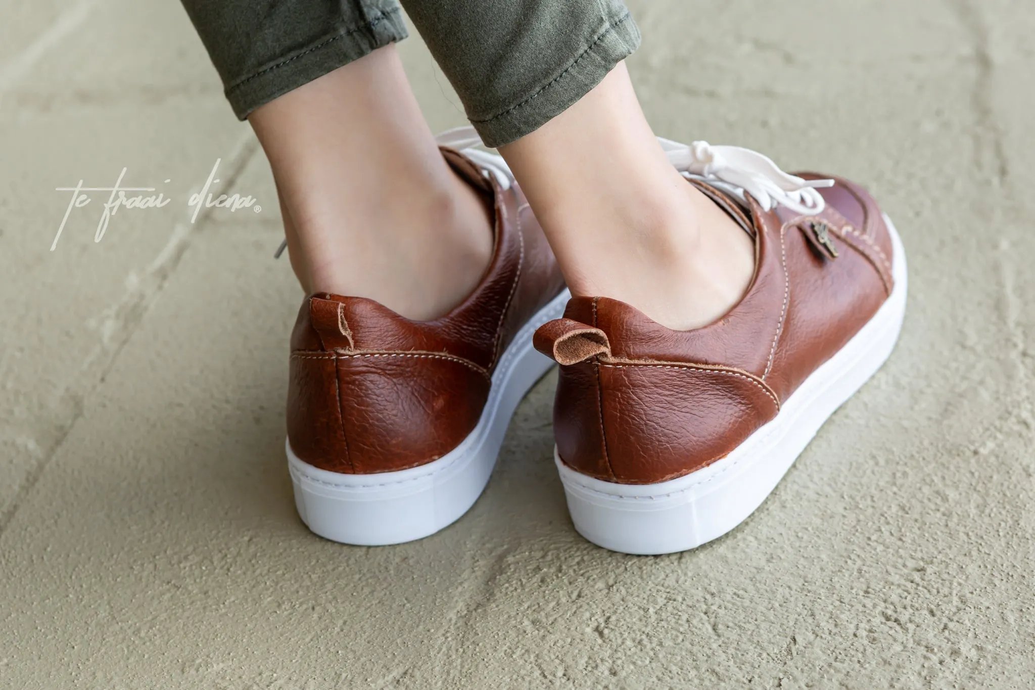 Fleur Sneaker - Tan