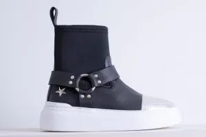 Harness stretch boots