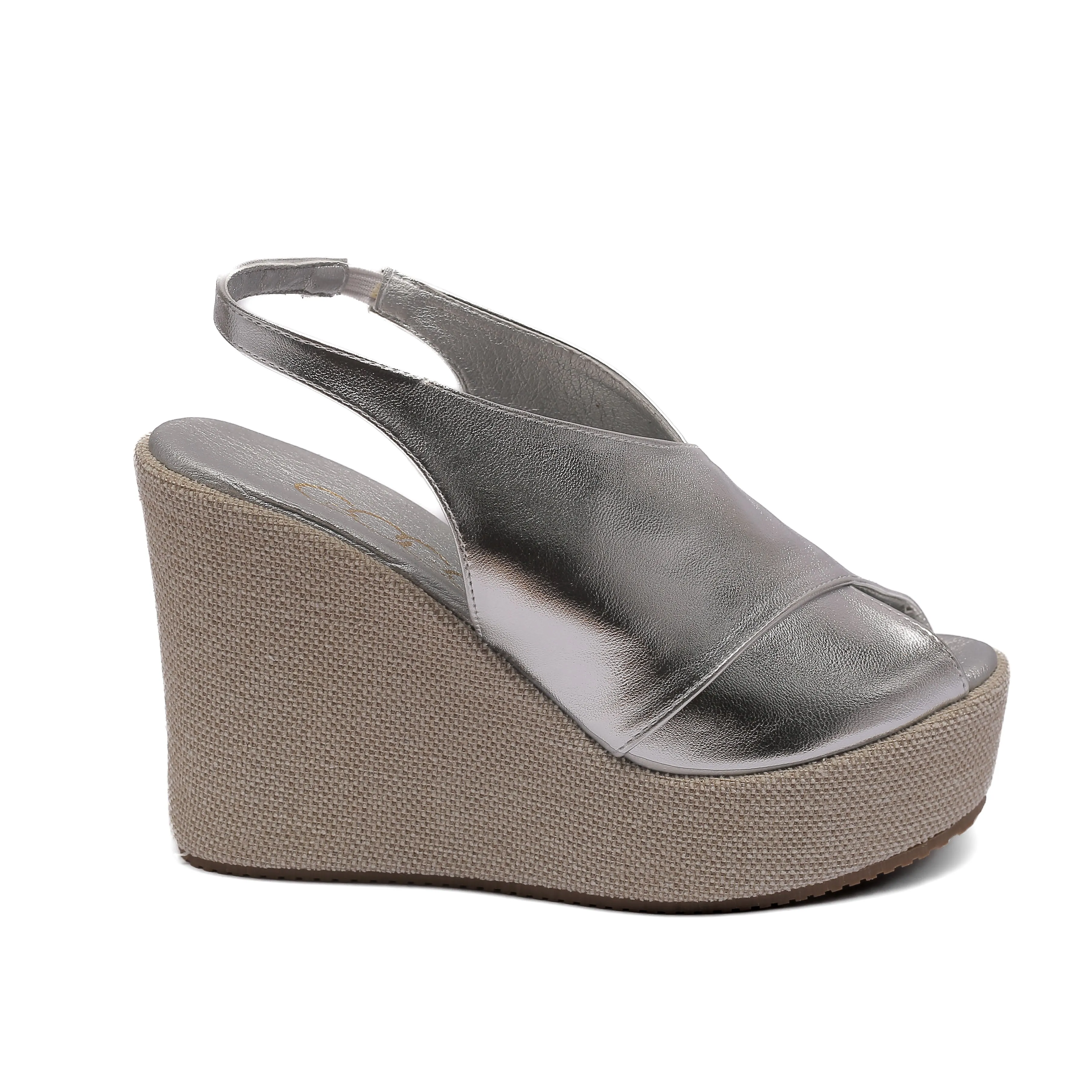 Heeled sandal with crossed straps in silver