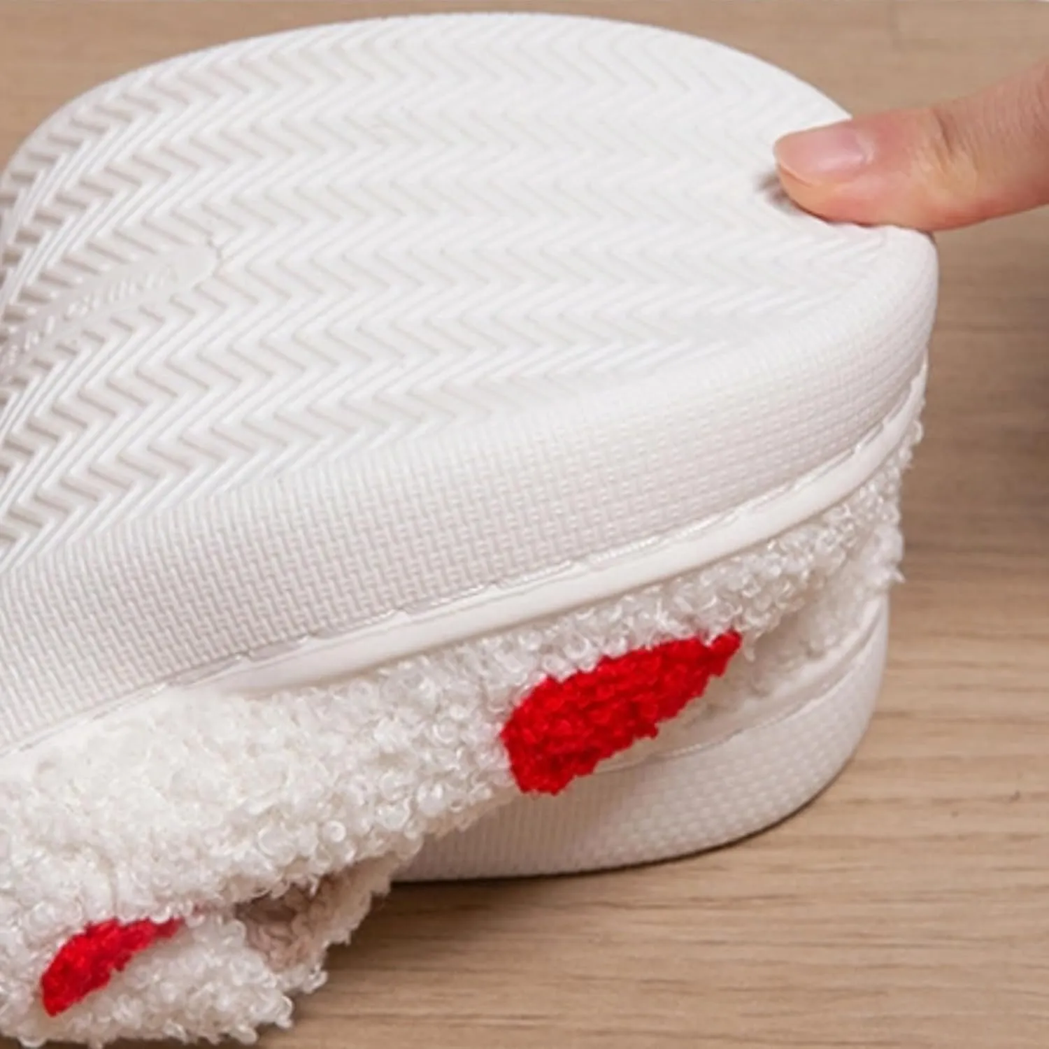 House Slippers for Women Men Indoor Soft Plush Comfy Warm Couple Home Slippers Cute Heart Shaped Winter Cozy Cotton Slippers Slides Slip On Fuzzy Bedroom Slippers