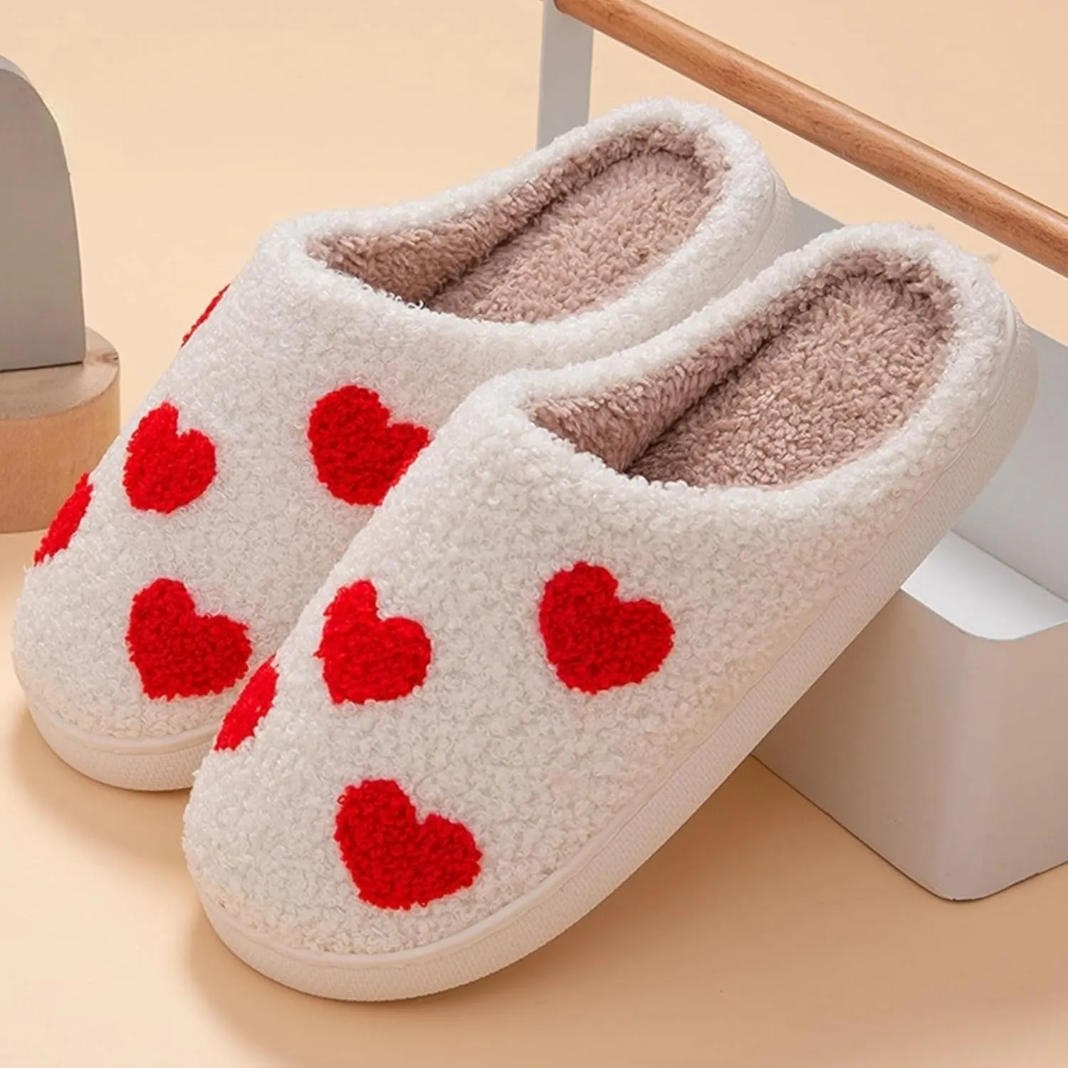 House Slippers for Women Men Indoor Soft Plush Comfy Warm Couple Home Slippers Cute Heart Shaped Winter Cozy Cotton Slippers Slides Slip On Fuzzy Bedroom Slippers