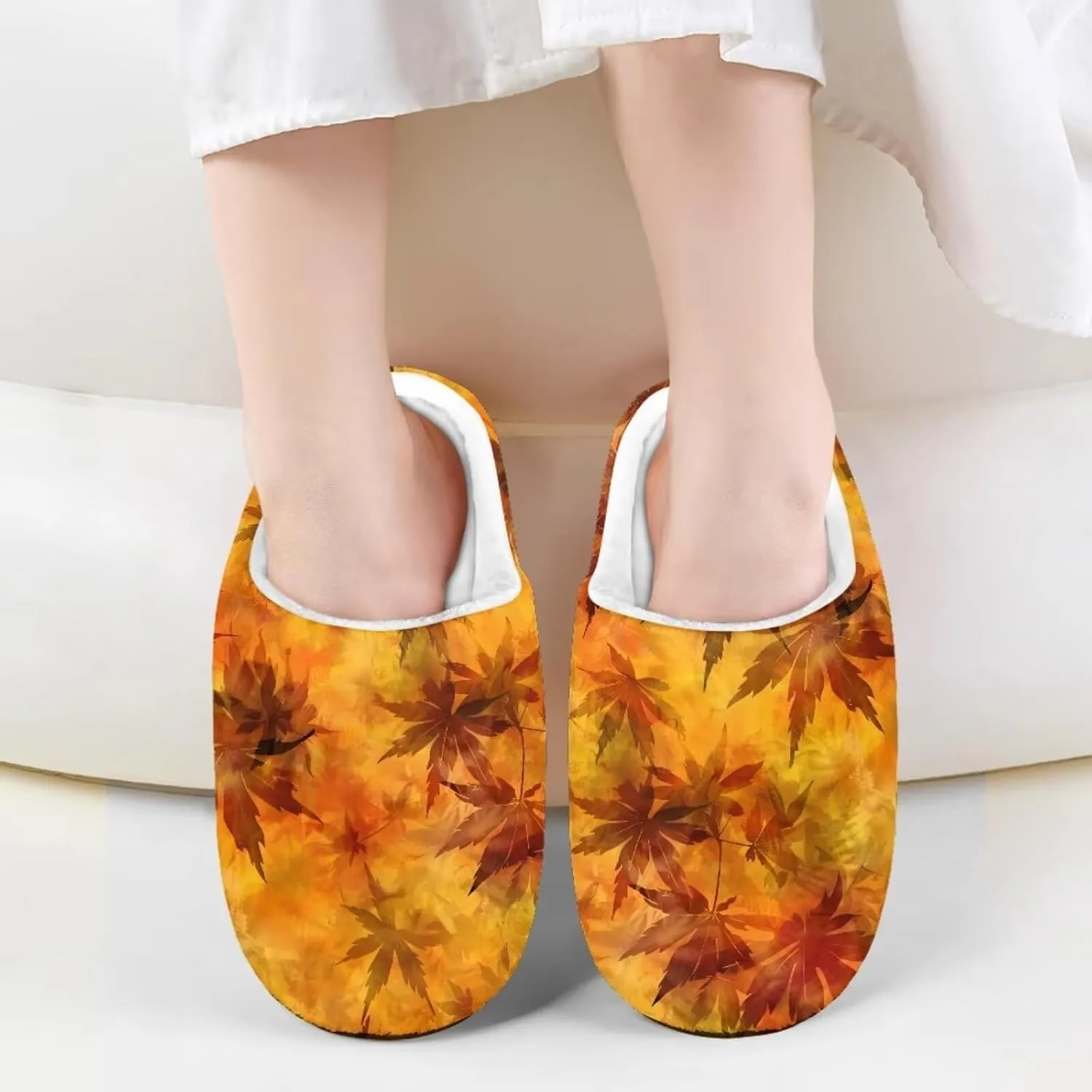 Howilath Maple Leaves Print Unisex Big Kids Little Kids Slippers with Non-slip Rubber Sole for Big Boys Girls