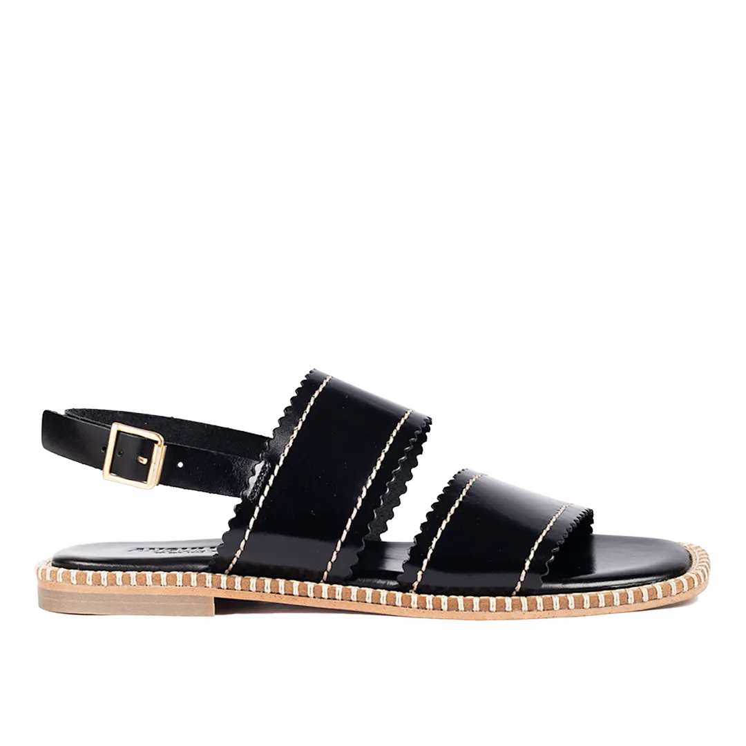Leather sandal with wavy trim