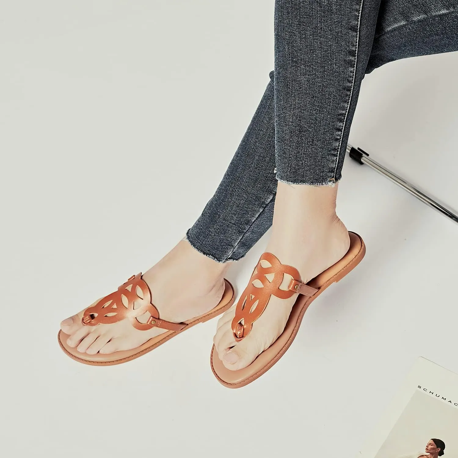 Luoika Women's Wide Width Flat Slides Sandals, Flip Flop Strappy Rhinestone Thong Sandals Comfortable Summer Beach Shoes for Women.