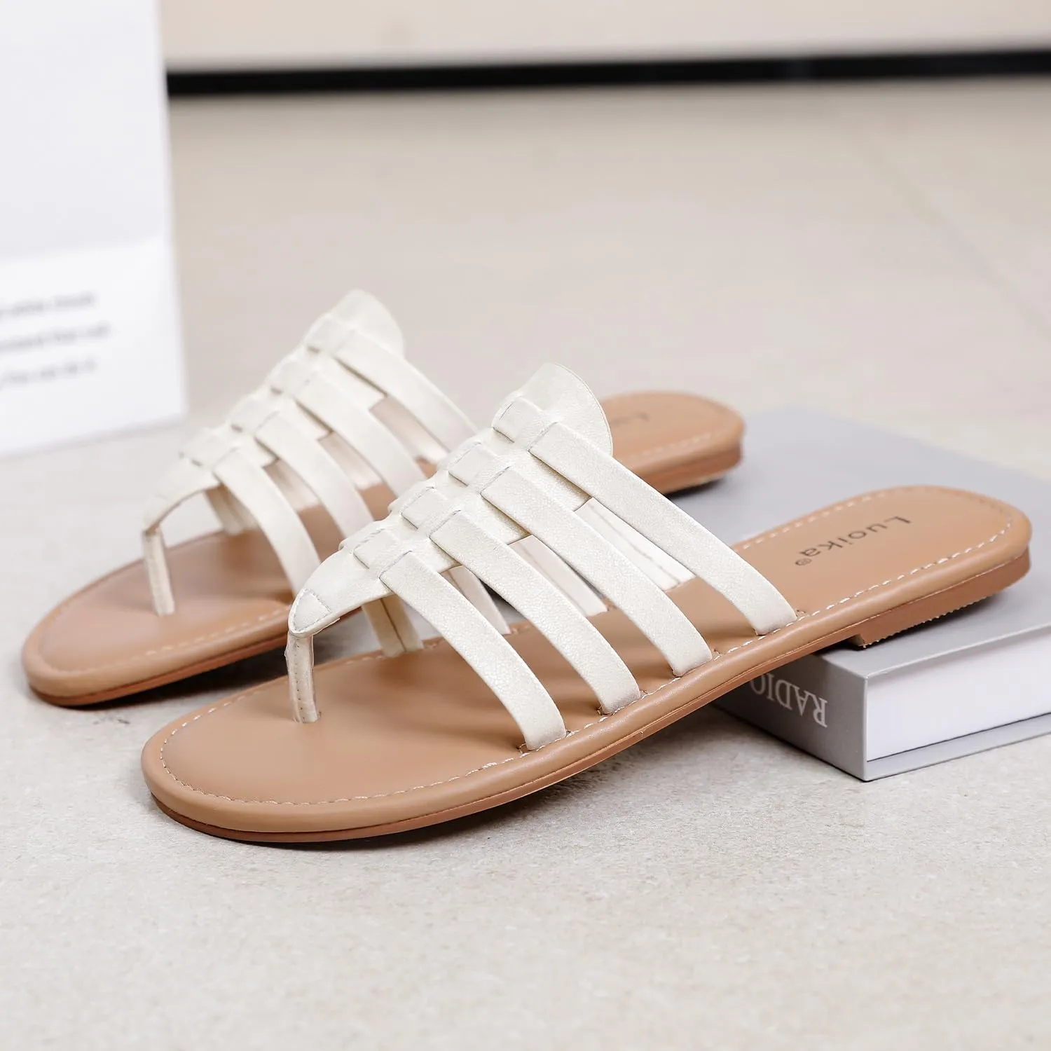 Luoika Women's Wide Width Flat Slides Sandals, Flip Flop Strappy Rhinestone Thong Sandals Comfortable Summer Beach Shoes for Women.