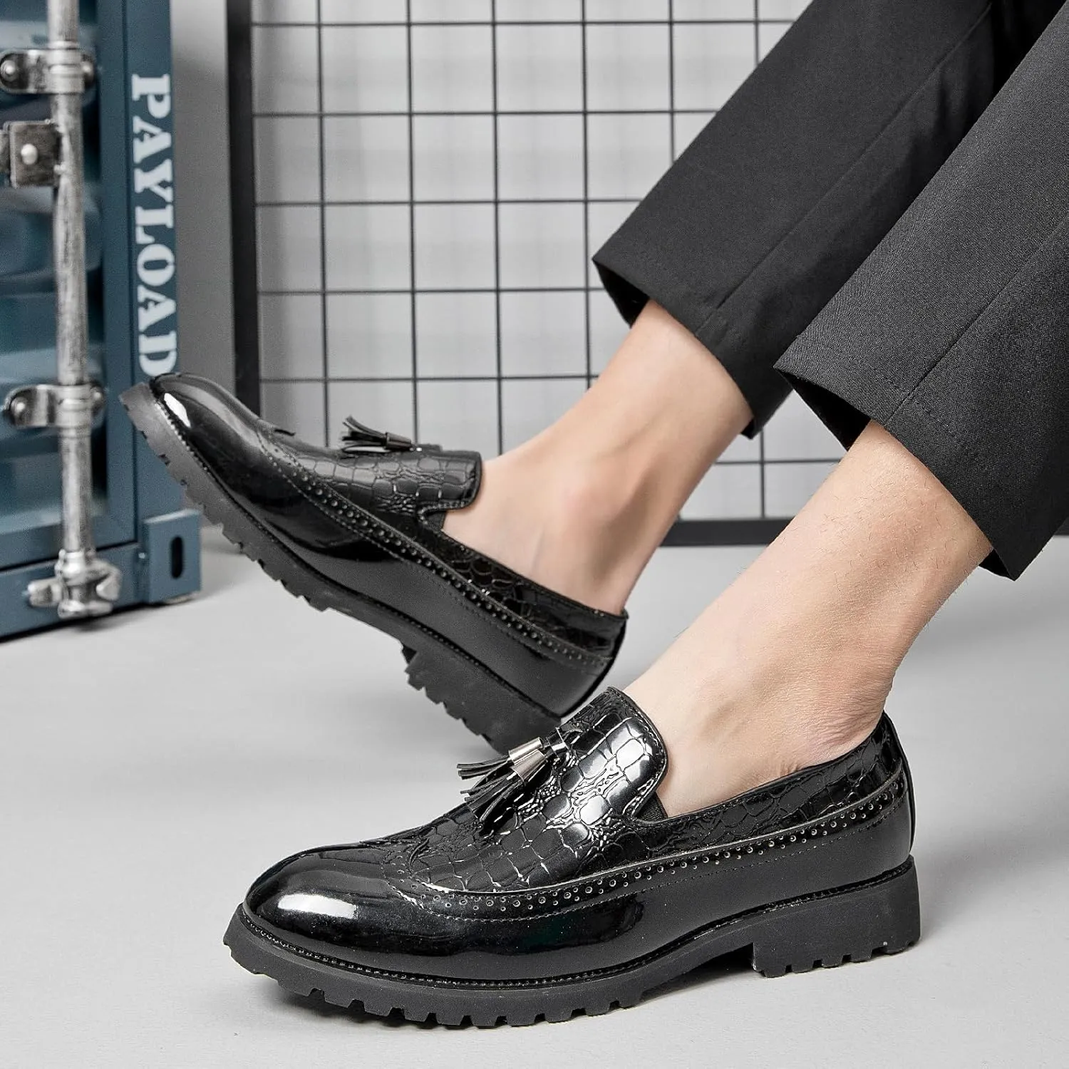 Men's Classic Wingtip Tassel Dress Shoes Two Tone Leather Loafers Shoes Non-Slip Lug Sole for Formal Business