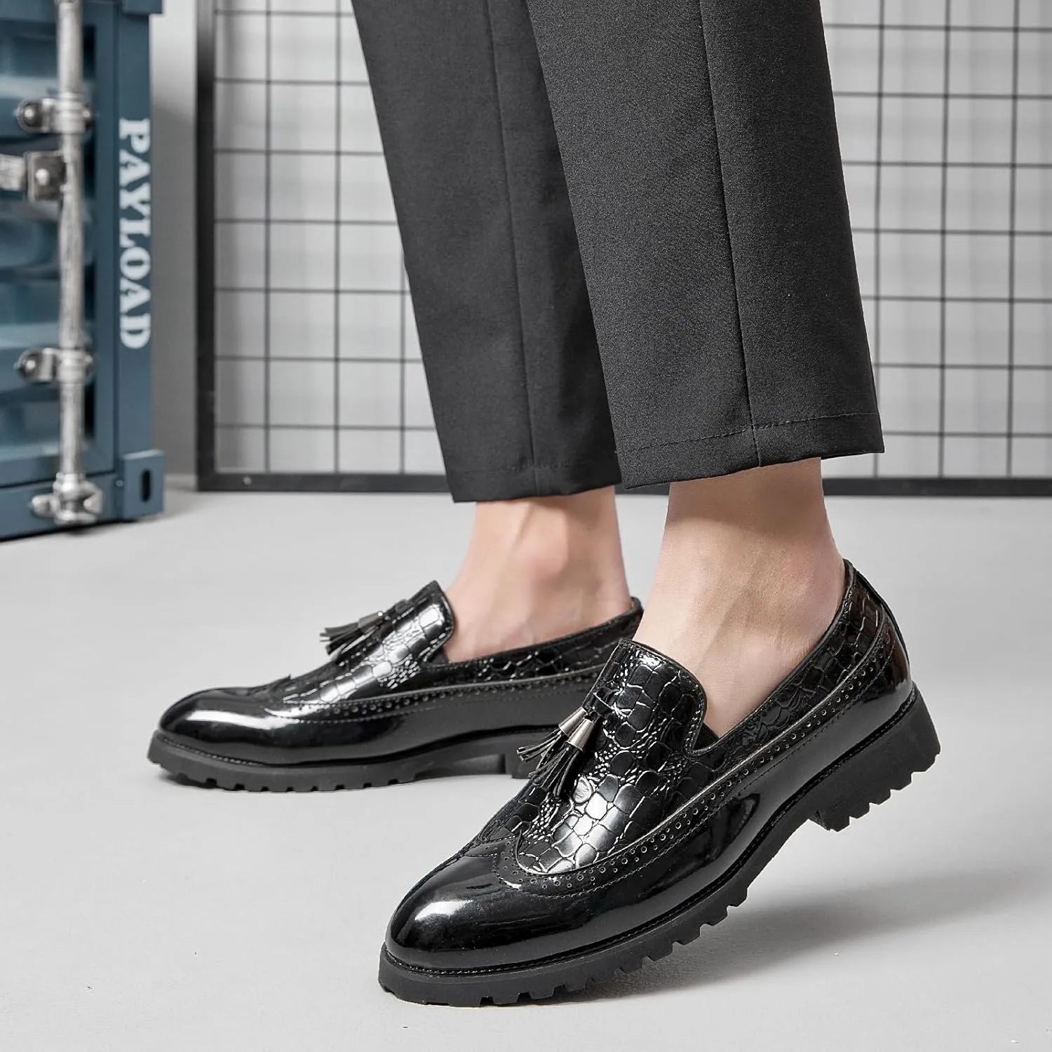 Men's Classic Wingtip Tassel Dress Shoes Two Tone Leather Loafers Shoes Non-Slip Lug Sole for Formal Business