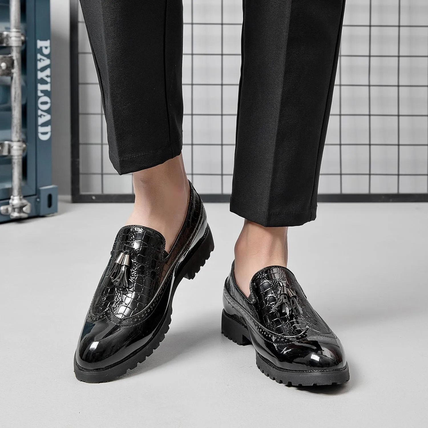 Men's Classic Wingtip Tassel Dress Shoes Two Tone Leather Loafers Shoes Non-Slip Lug Sole for Formal Business