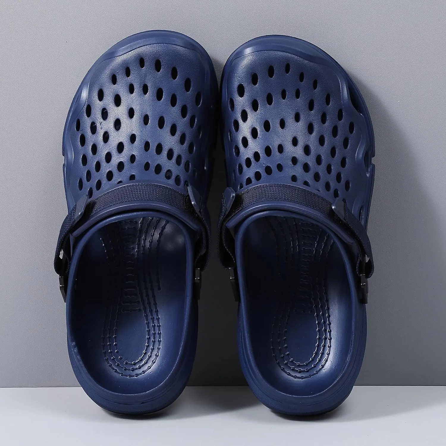 Men's Slip On Clogs Summer Non Slip Garden Shoes Lightweight Soft Clogs Mules Garden Kitchen Outdoor Beach Yard Pool Shower Classic Sandals Slippers