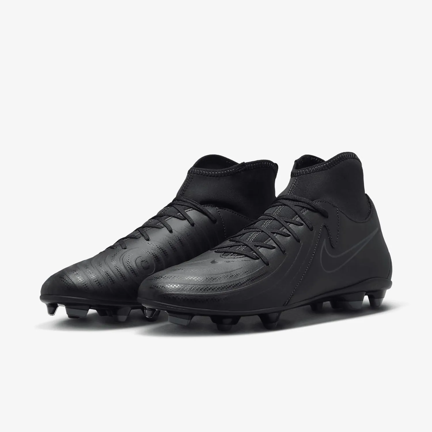 Nike Men's Phantom Luna Ii Club Fg/Mg Sneaker