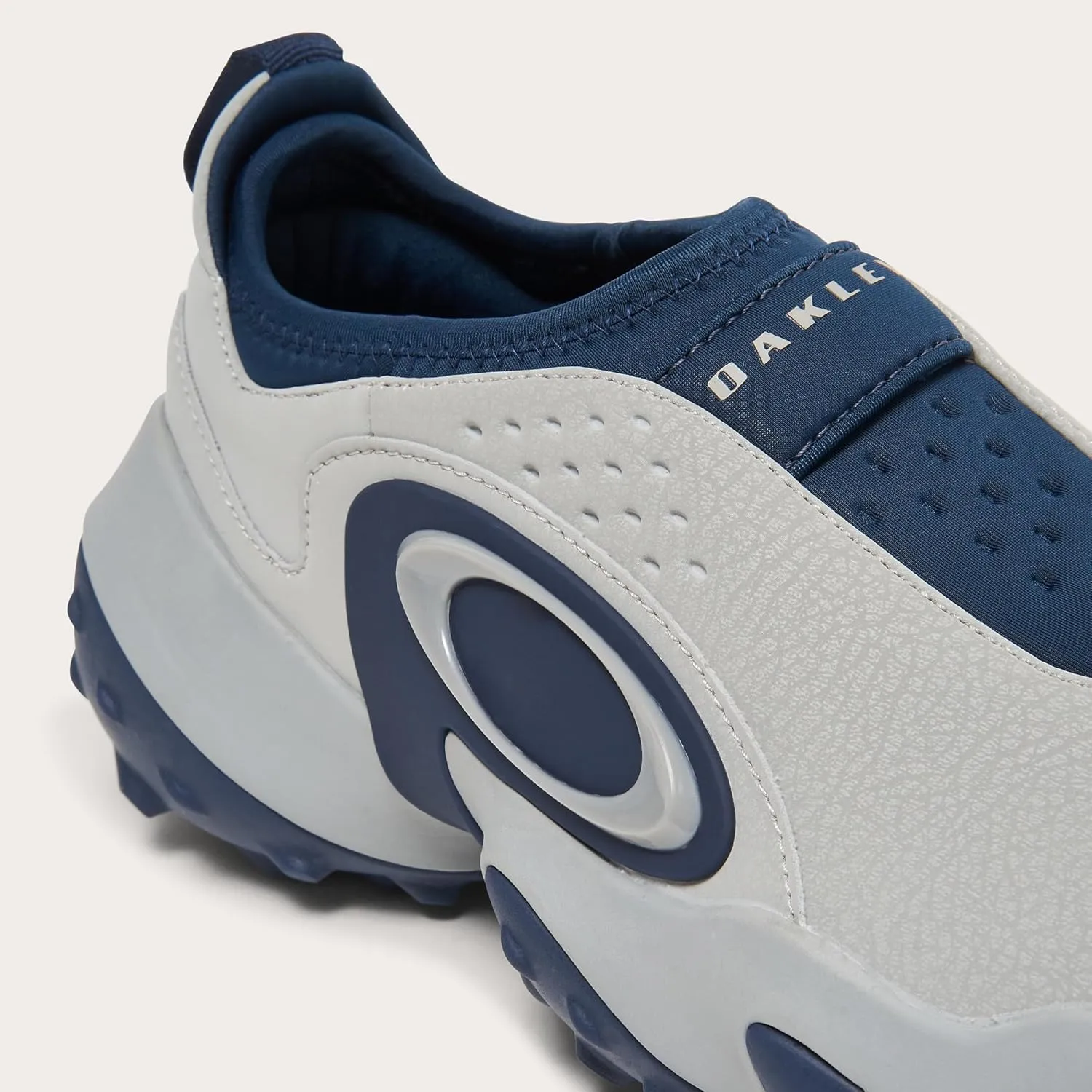 Oakley Men's Edge Icon Sneaker