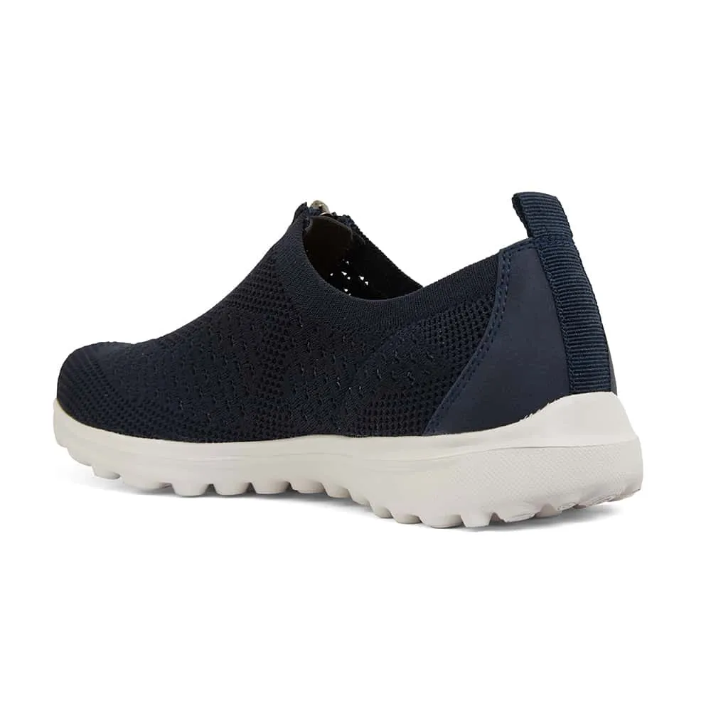 Oberon Sneaker in Navy