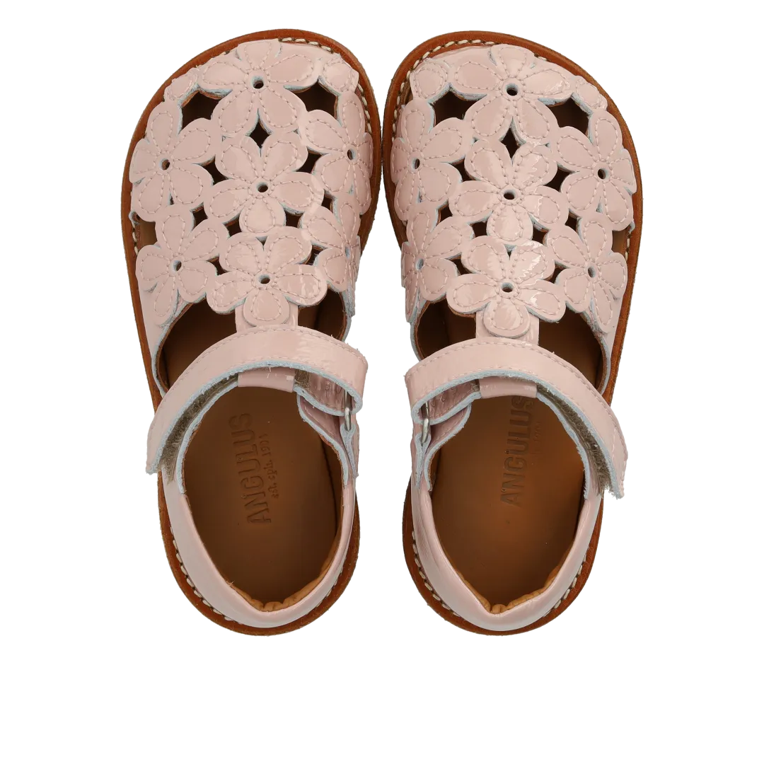 Sandal with floral details