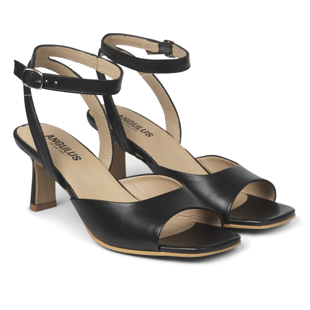 Sandal with heel
