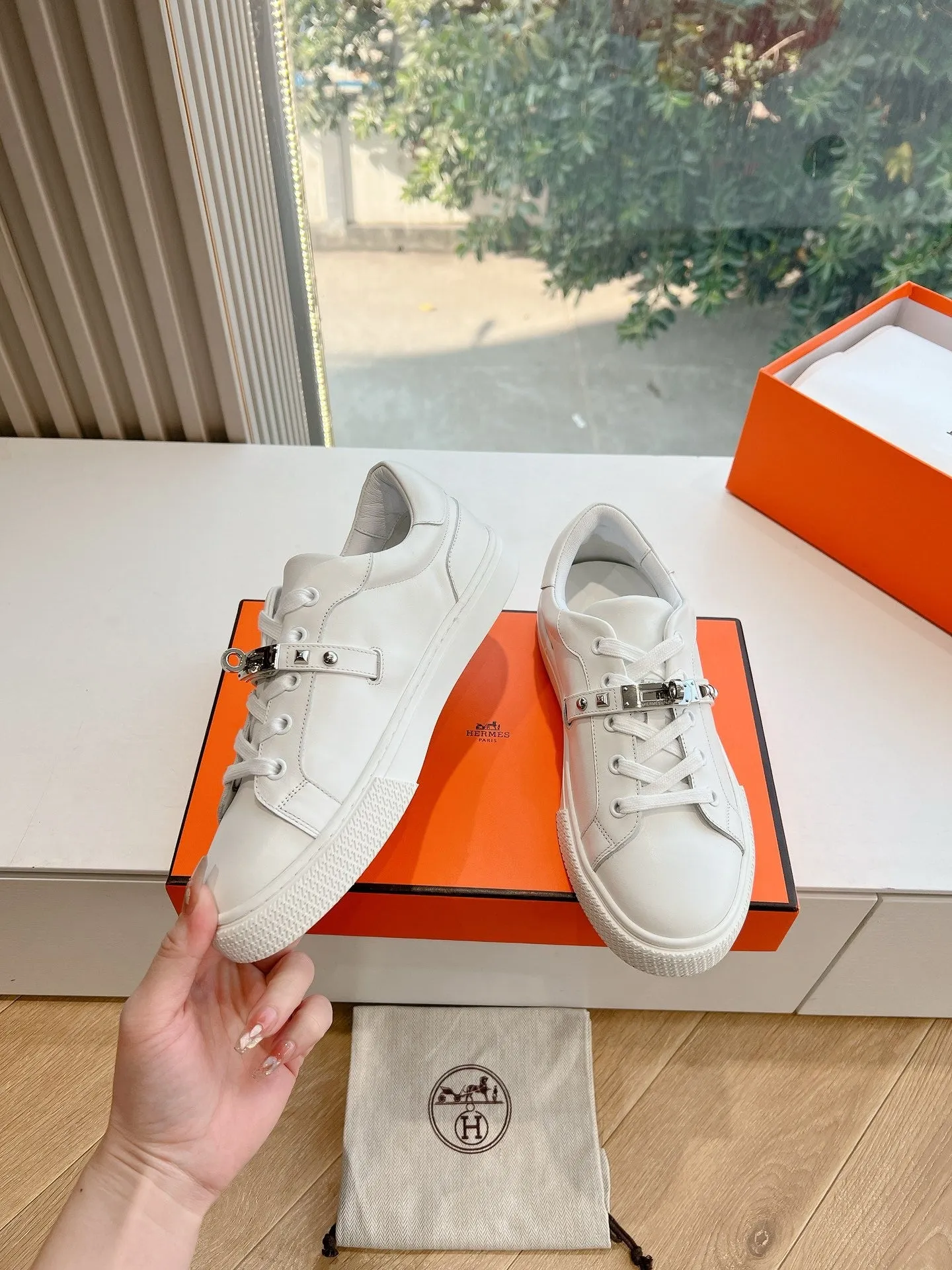 SE1568 Hermes Day Sneaker / Size5-10