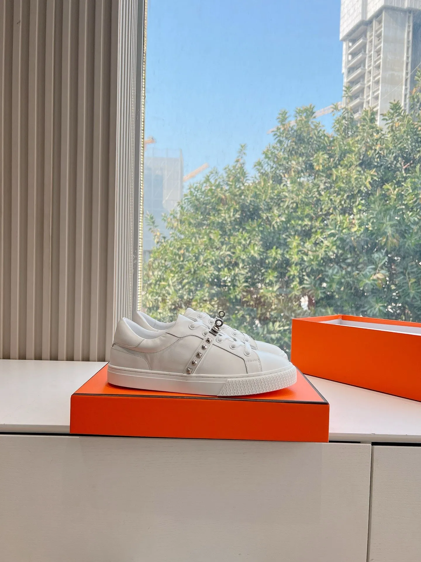 SE1568 Hermes Day Sneaker / Size5-10