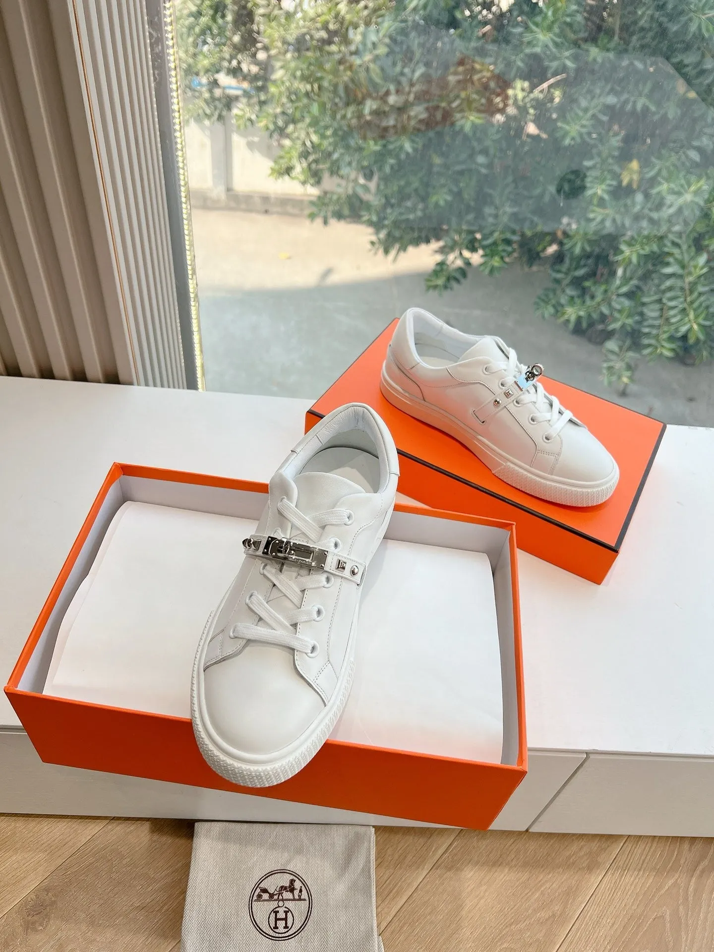 SE1568 Hermes Day Sneaker / Size5-10