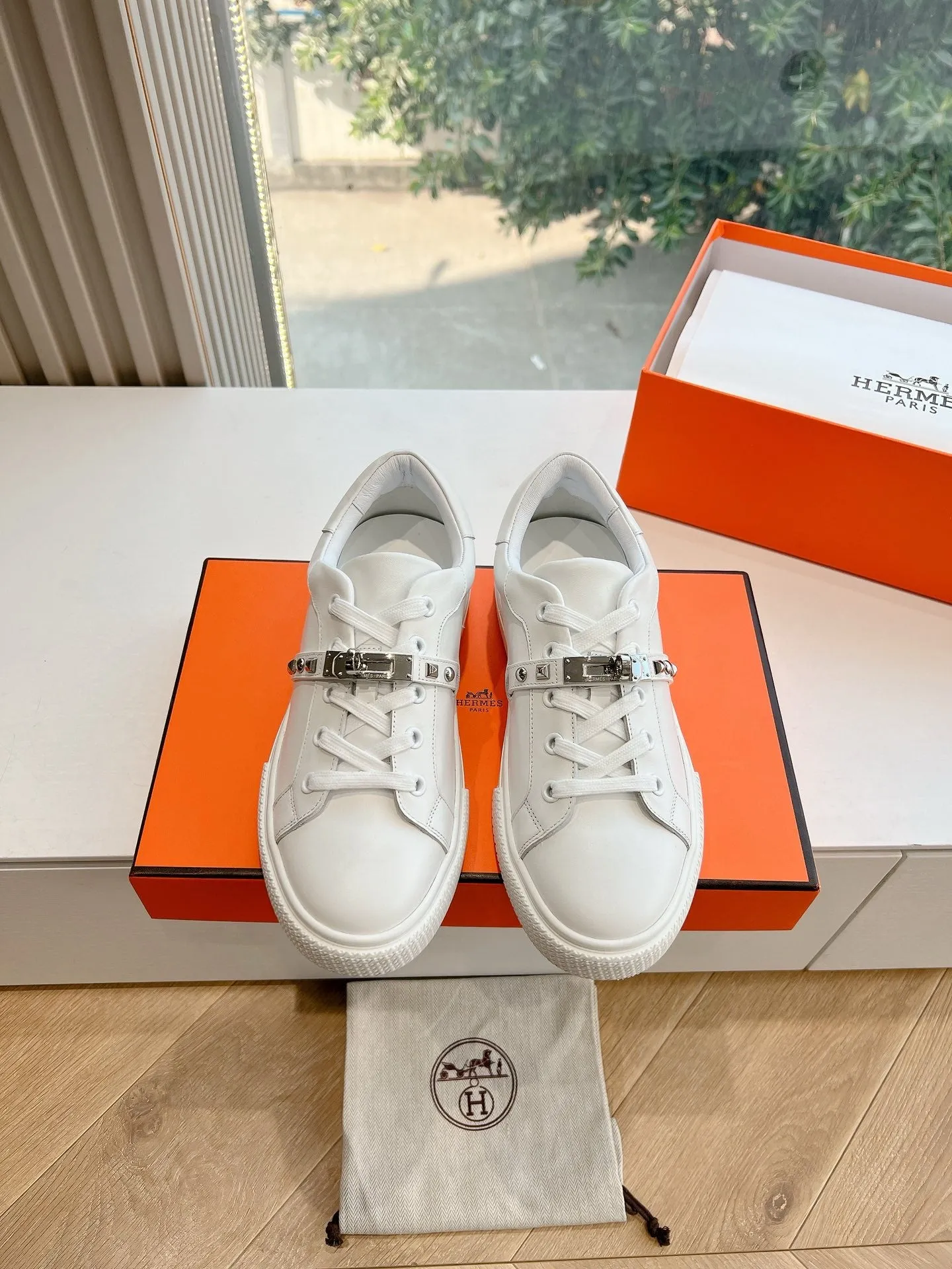 SE1568 Hermes Day Sneaker / Size5-10