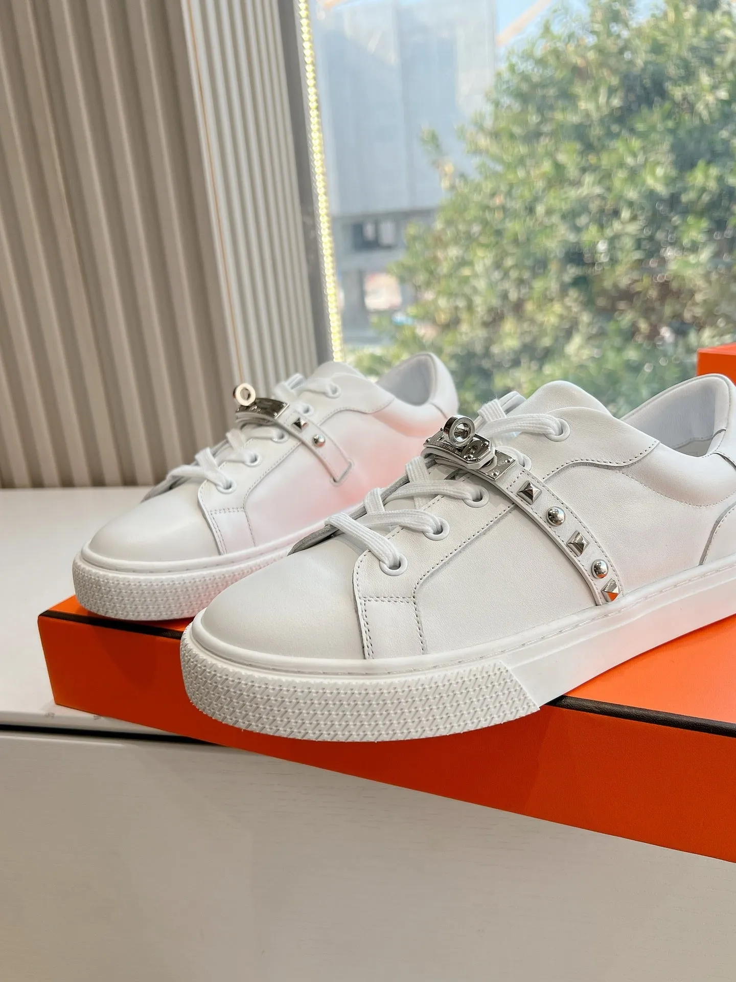 SE1568 Hermes Day Sneaker / Size5-10