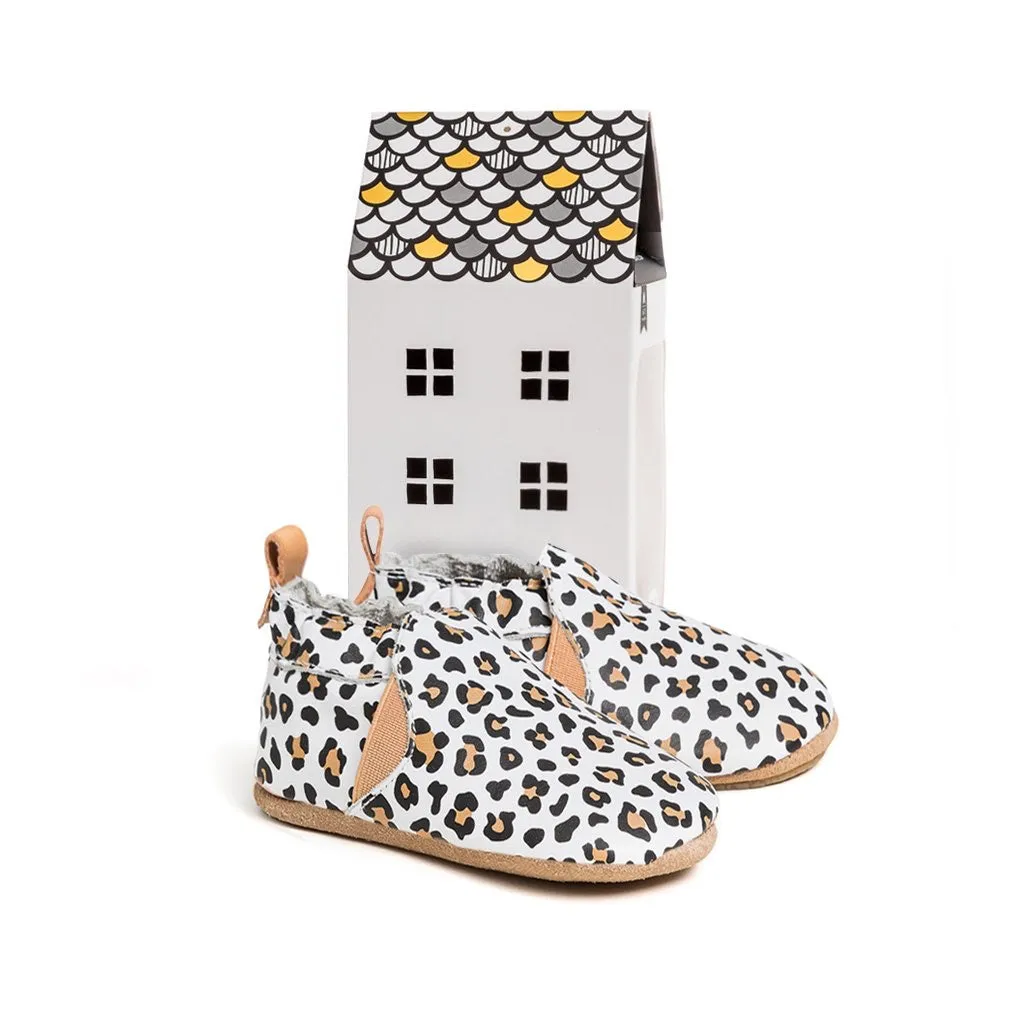 Slip-on white leopard