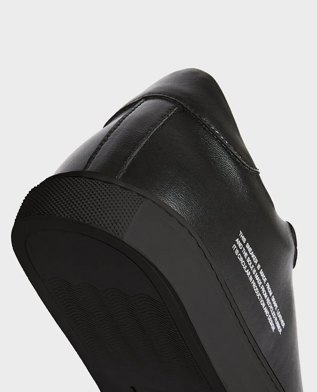 Soft & comfort leather sneaker