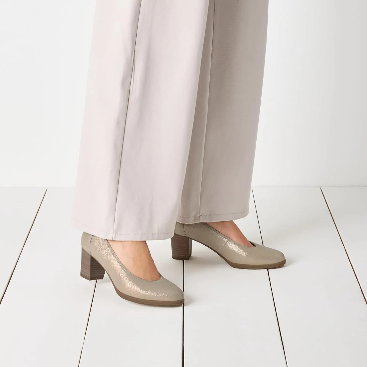 Tamaris Women's Closed-Toe Pumps