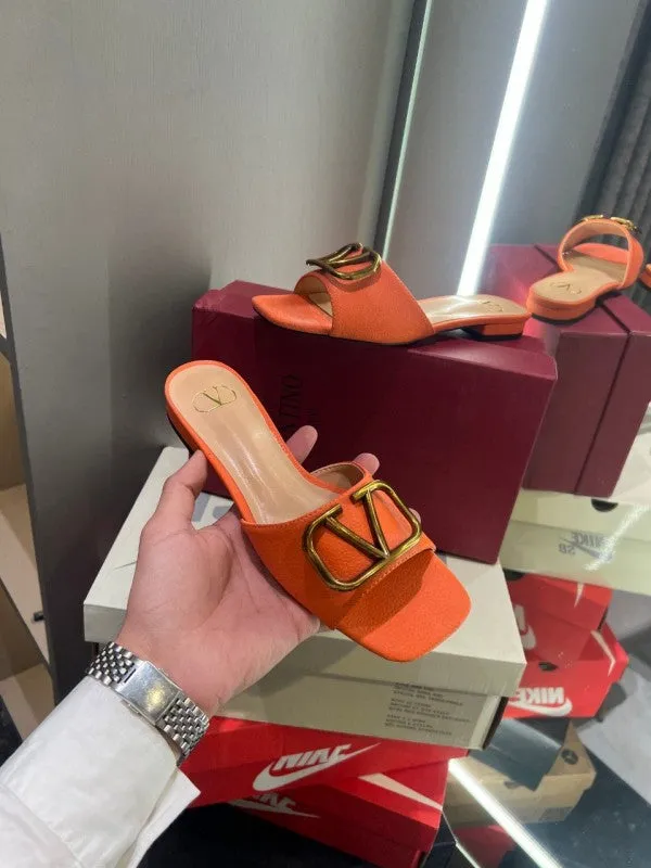 V Buckle Slide – With Original Box & Carry Bag