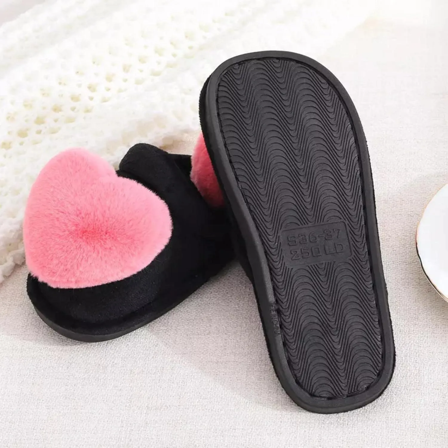 Women's Heart Love Fuzzy Slippers - Black Slide-On, Fluffy & Comfortable Indoor Cozy Slippers
